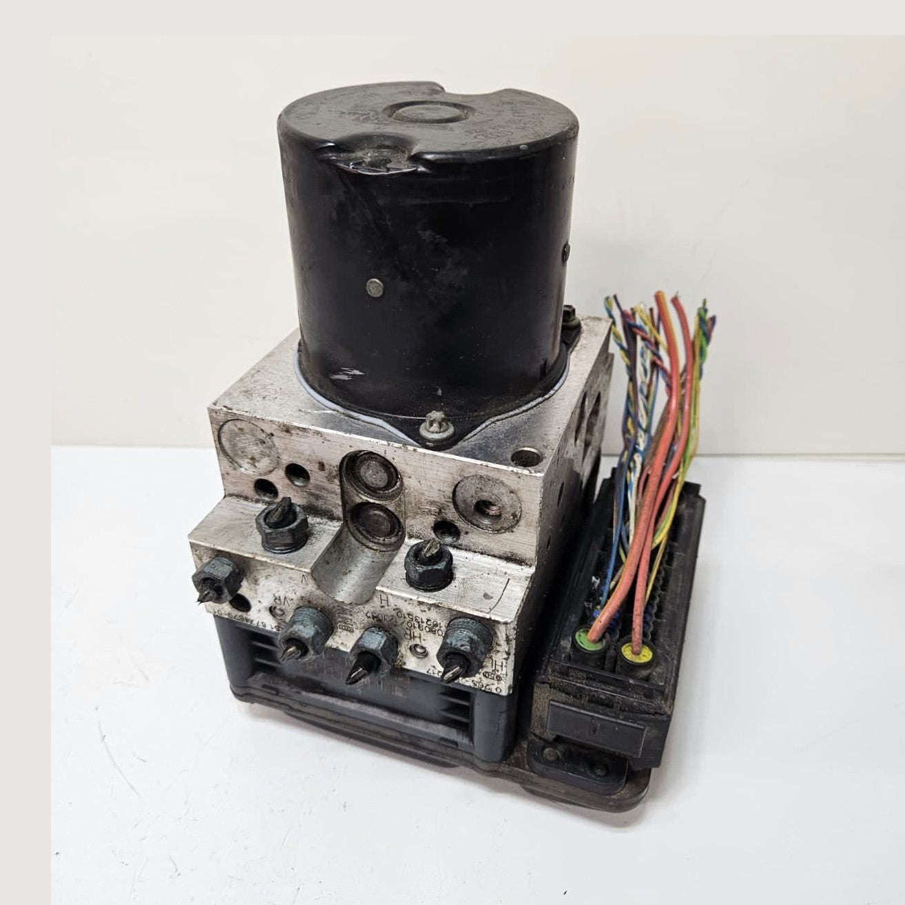 2008-2010 BMW 5 Series E60 535i 520d ABS Pump Control Module 6783360