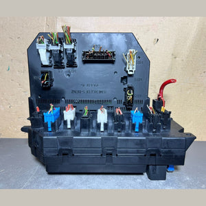 Mercedes W221 S-Class Front Fuse Relay Box SAM Control A221 9006001 A221 9005801