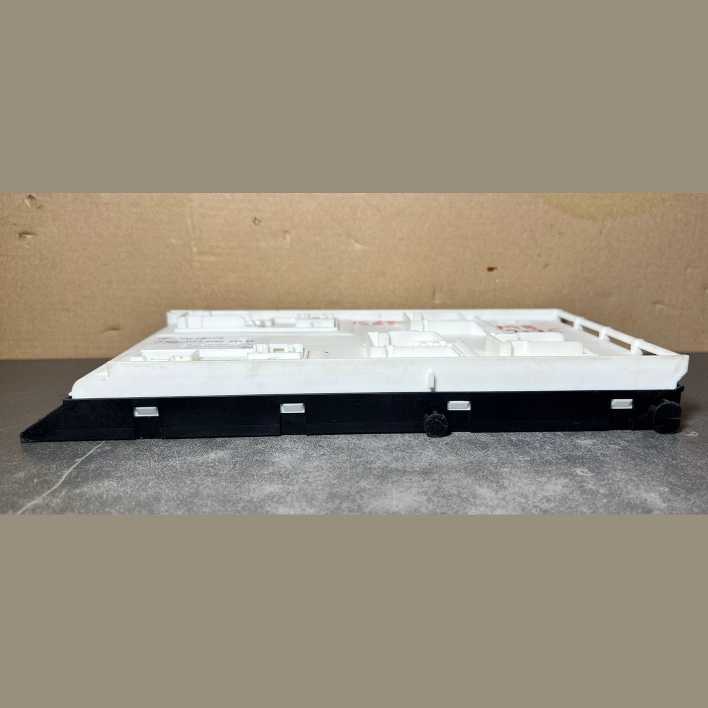Mercedes-Benz W156 GLA GLC Front SAM Body Control Module Unit A156 9005303 OEM