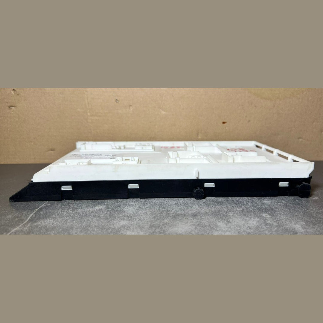 Mercedes-Benz W156 GLA GLC Front SAM Body Control Module Unit A156 9005303 OEM