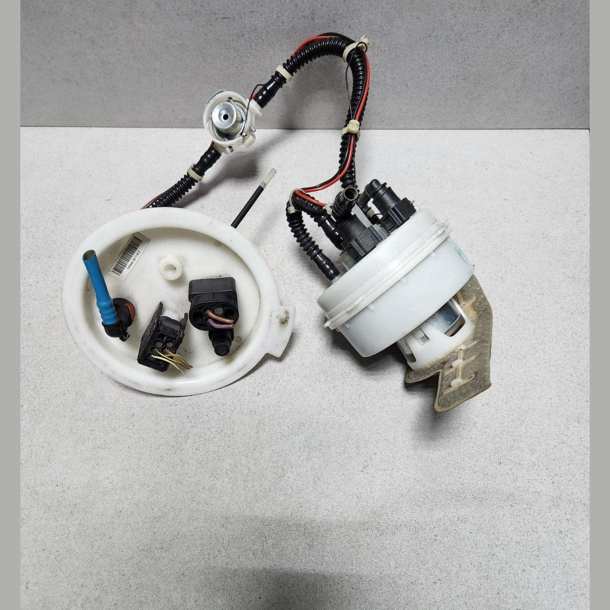 BMW Fuel Feed Unit 7260640 6 Gran Coupe F06 3 Series and 6 Series