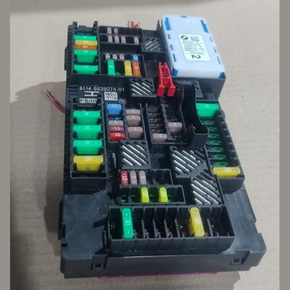 BMW F98 F97 X4 X3 G01  M BODY FUSE BOX CONTROL MODULE OEM  6828074
