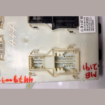 Mercedes-Benz W447 Vito Display Control Module Unit A 447 9009004