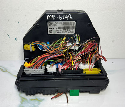 10-16 Mercedes-Benz W212 W204 Front SAM Module Relay Fuse Box A212 9004500 OEM
