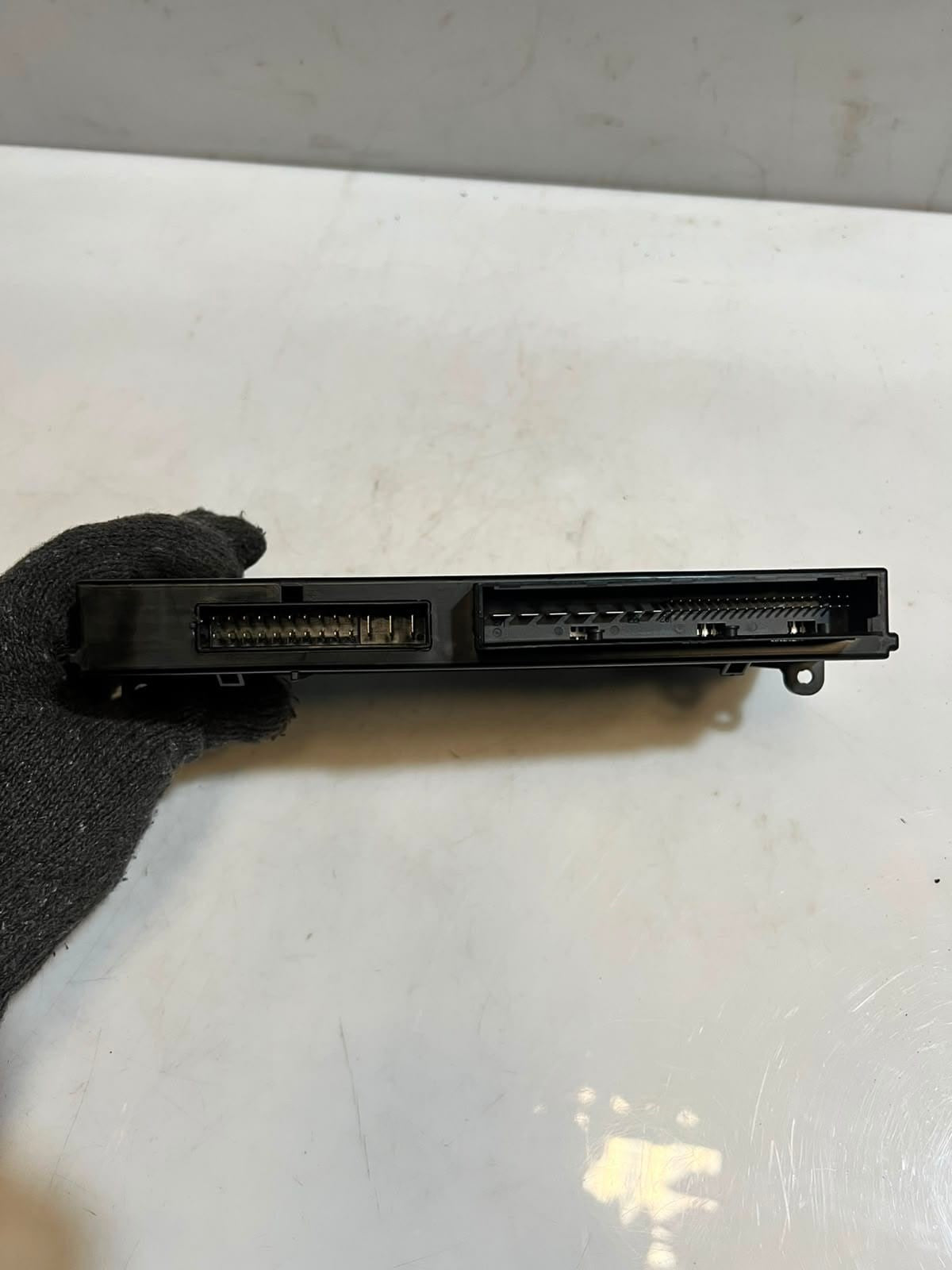 BMW F10 F11 F13 F06 F01 M5 Junction Box Electronic Control Unit V-2 unit 9284282