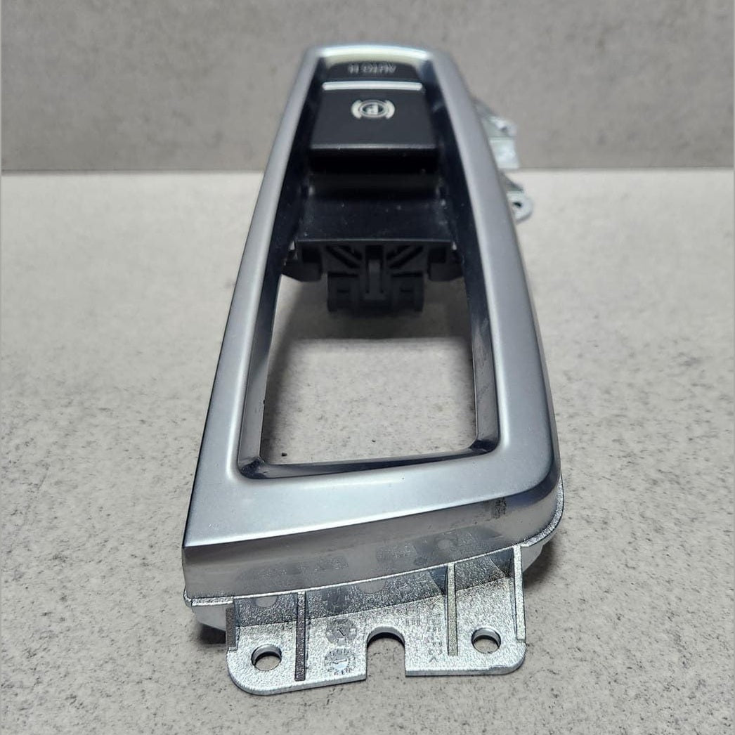 2014-2016 BMW 535i Parking Brake Actuation Switch 6822520 F01 F02 F07 F15 F16