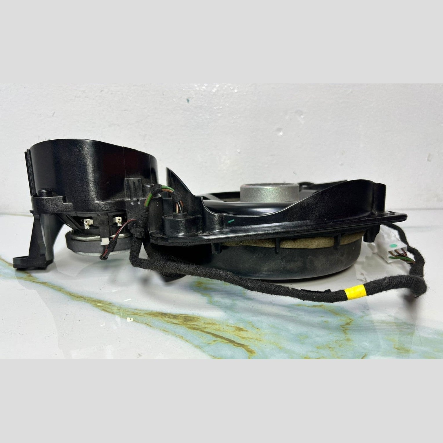 07-13 Mercedes-Benz W221 Front Door Right Bottom Speaker Logic7 A221 8205902 OEM