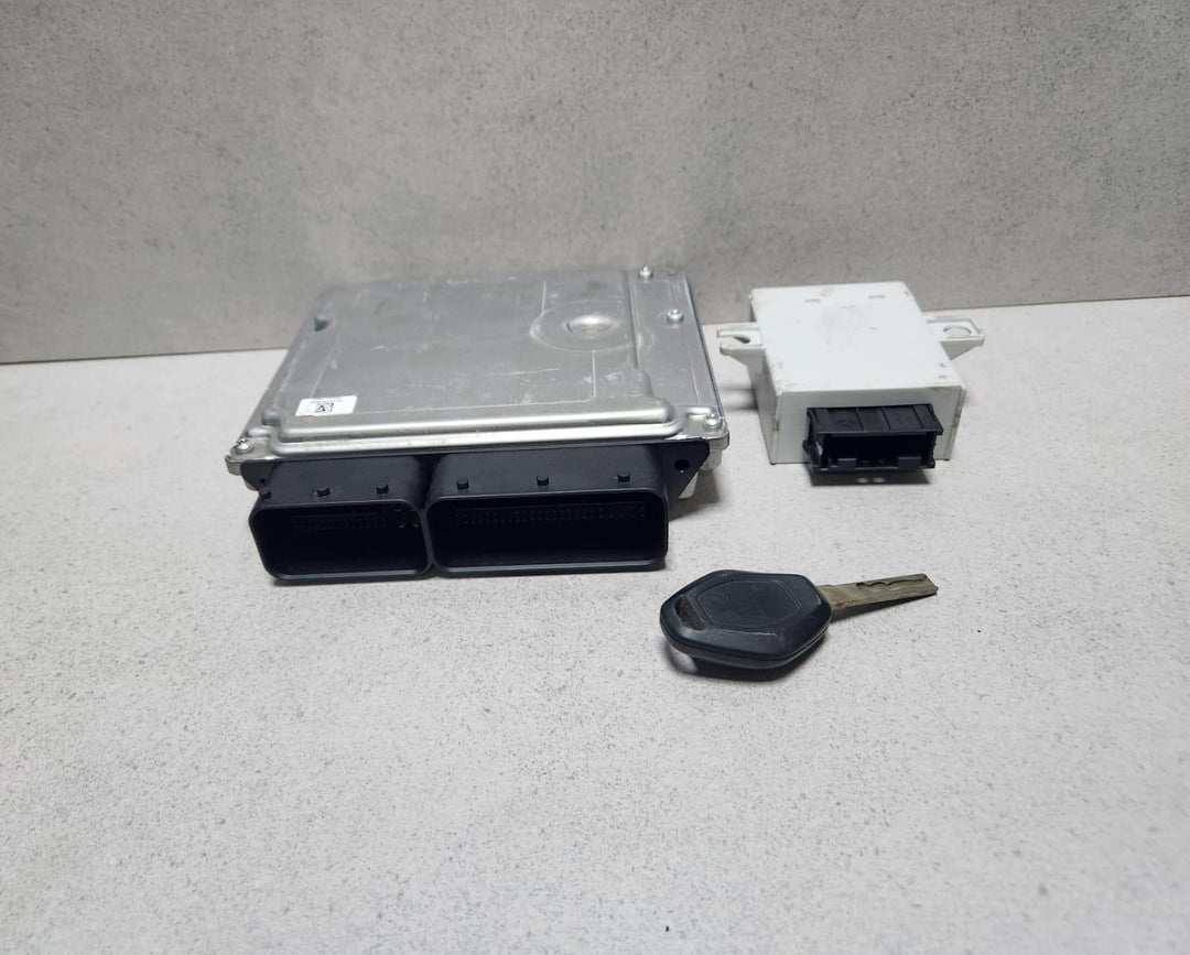 2004-2011 BMW X3 E83 Engine Control Unit 7809196  X3 E83 LCI BMW X3 2.0d ECU SET