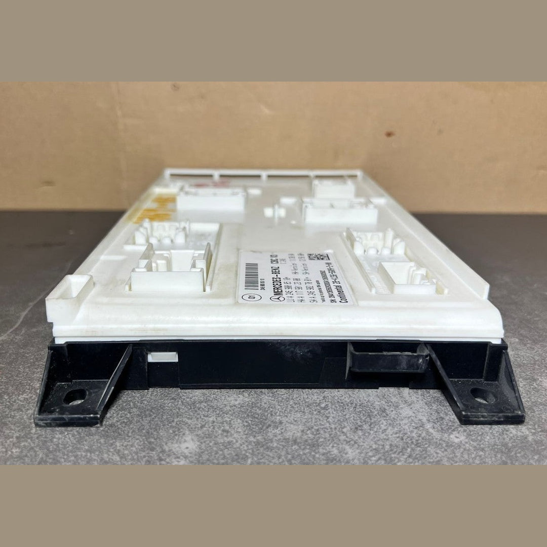 Mercedes W246 CLA B-Class Front SAM Body Control Module Unit A246 9008510 OEM