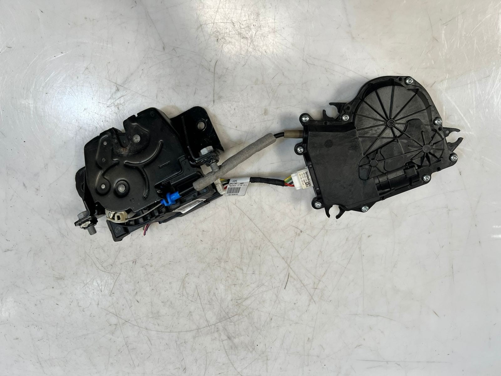 2010-2017 BMW X3 F25 TALIGATE Trunk Lid POWER Lock Actuator 7249578 OEM