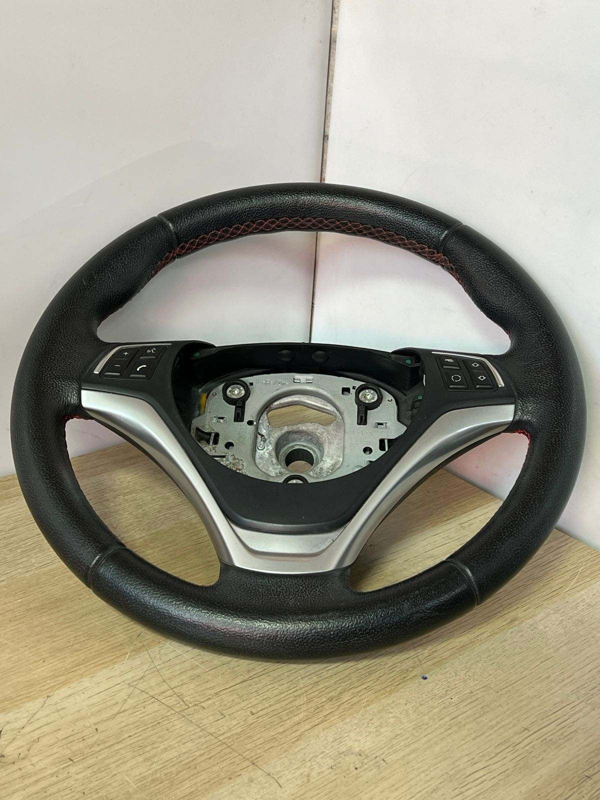 BMW Steering Wheel LEATHER 6853135 E90 E87 E84 X1 3 SERIES 2007-2015