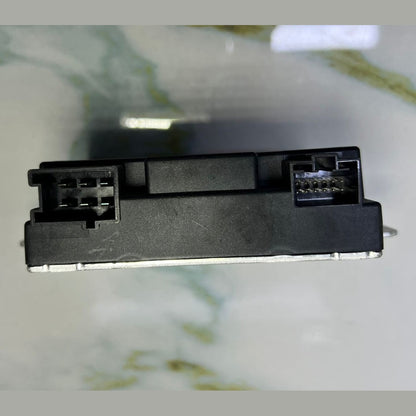 Mercedes-Benz Fuel Pump Computer Control Module A 000 900 24 14 GLC350