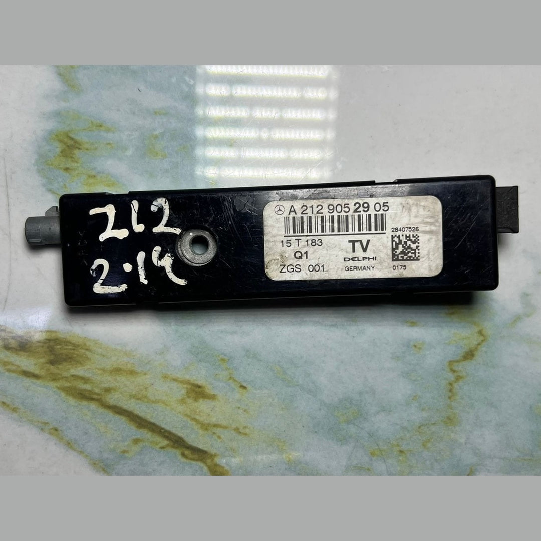 2014-2015 Mercedes Antenna Amplifier A2129052905 E-Class W212 E220 
