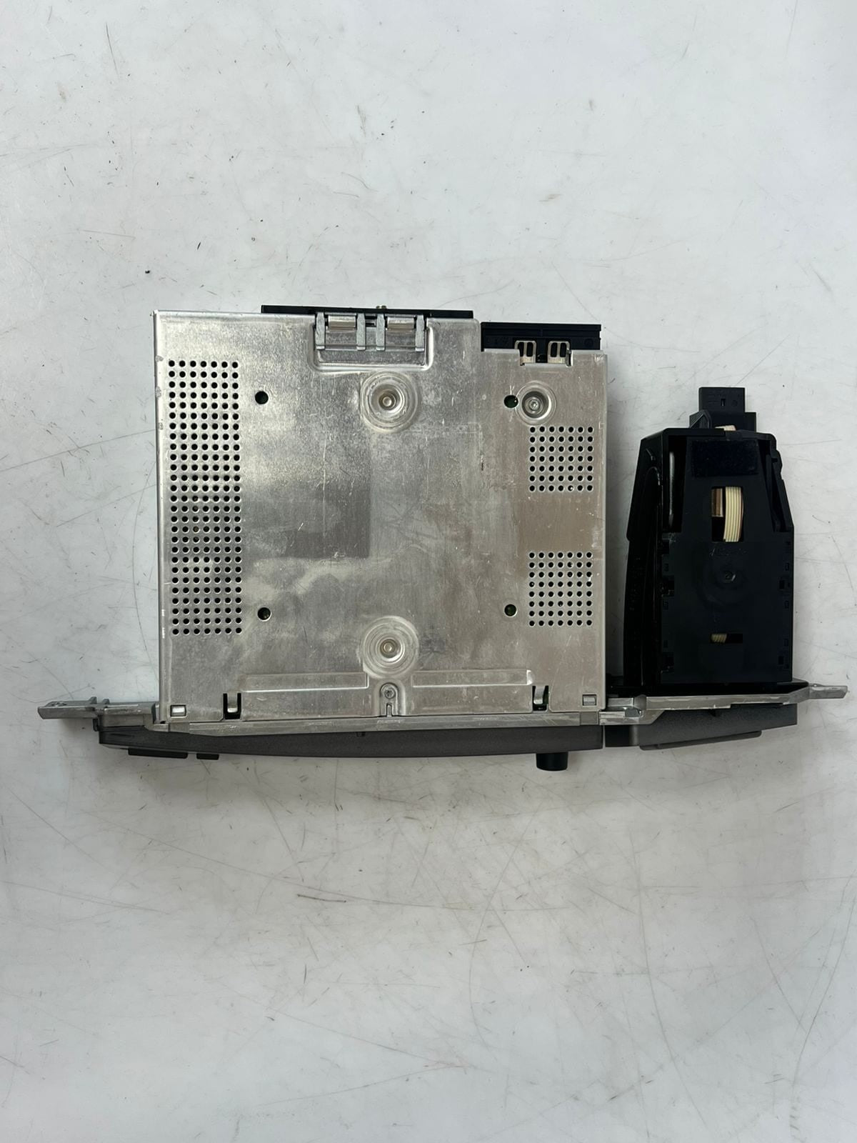 2005 BMW 745Li 7 Series E65 E66 E67 Cd Audio System Controller Player 6977634