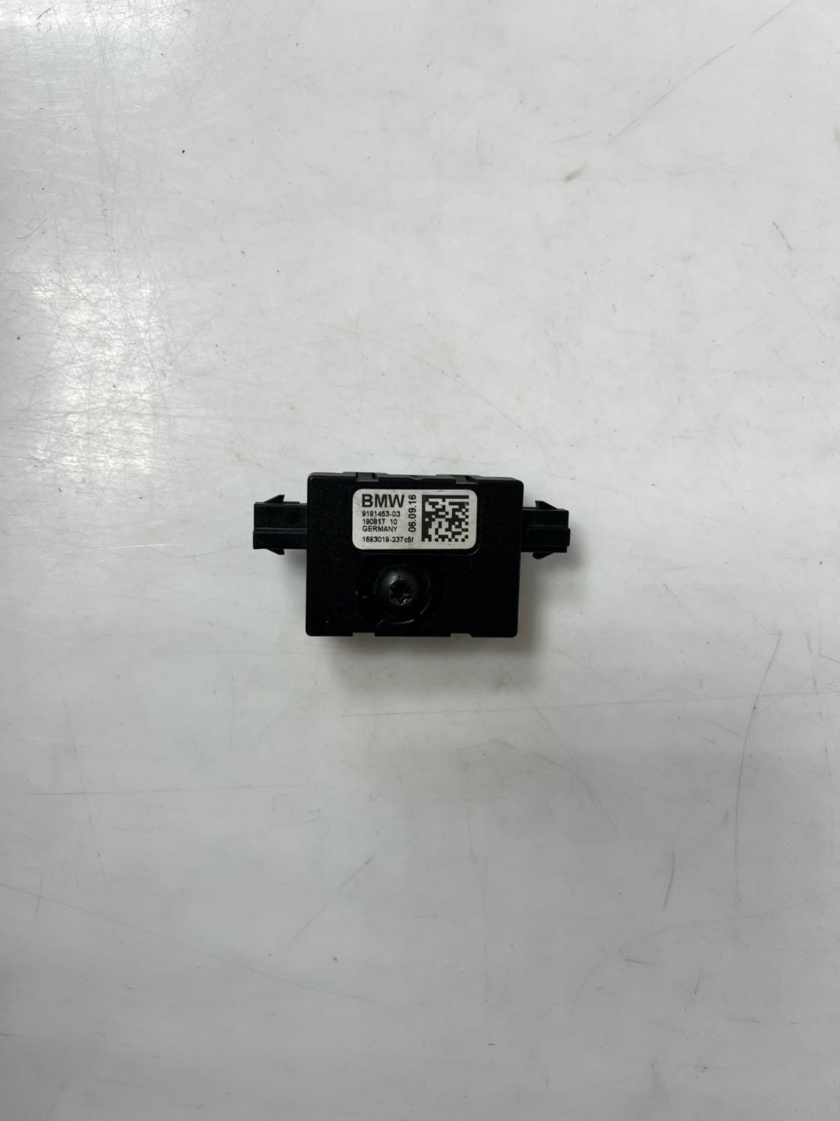 2017-2019 BMW X3 F25 DIVERSITY ANTENNA CONTROL MODULE 9181453