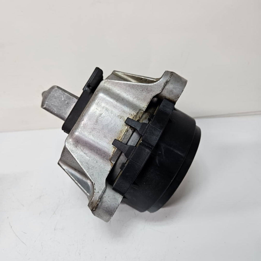 2017-2023 BMW 5 7 Series G30 G38 G32 GT G11 G12 530i Engine Mount 6860463