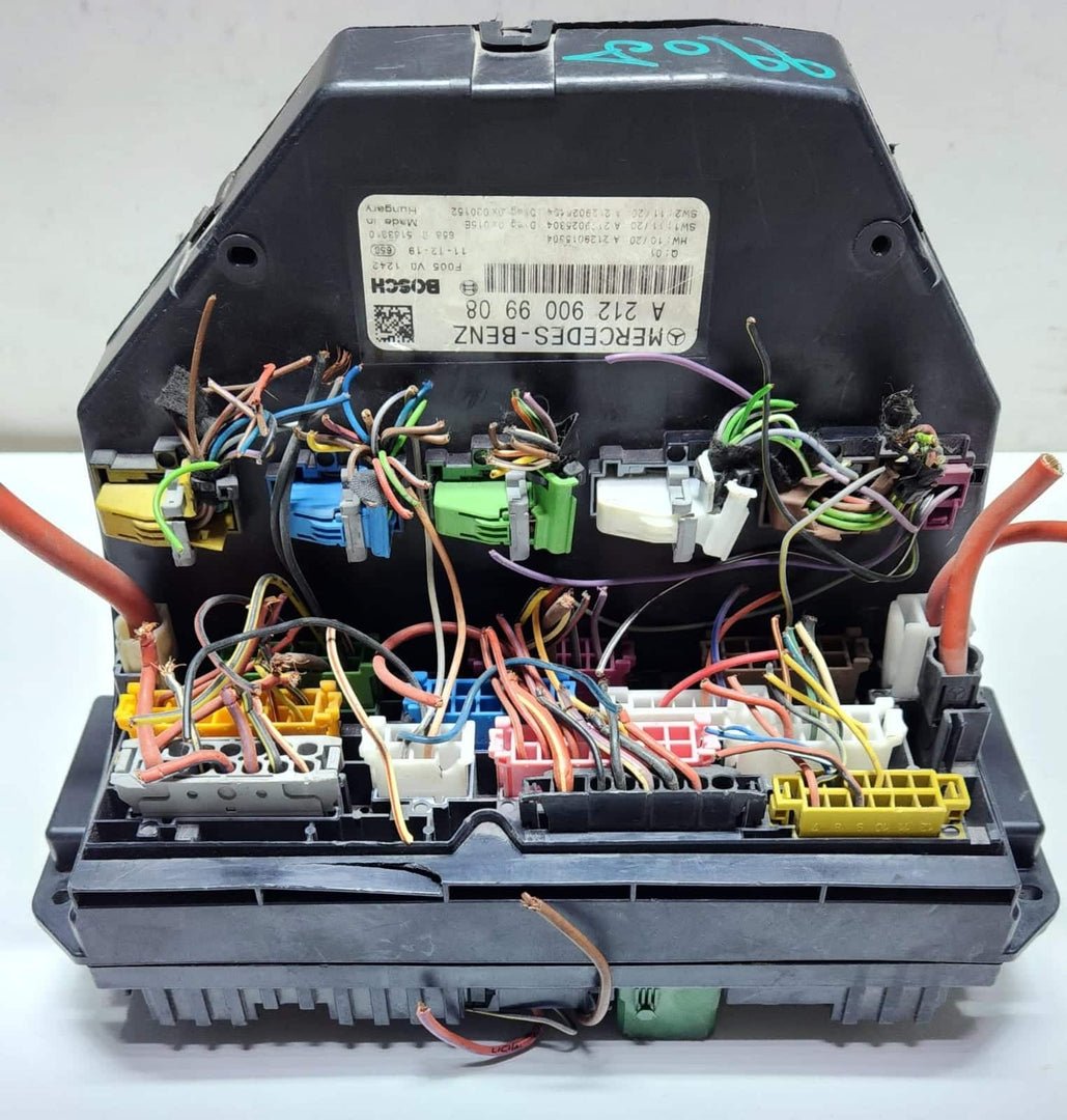 10-16 Mercedes-Benz W212 W204 Front SAM Module Relay Fuse Box A212 9009908 OEM