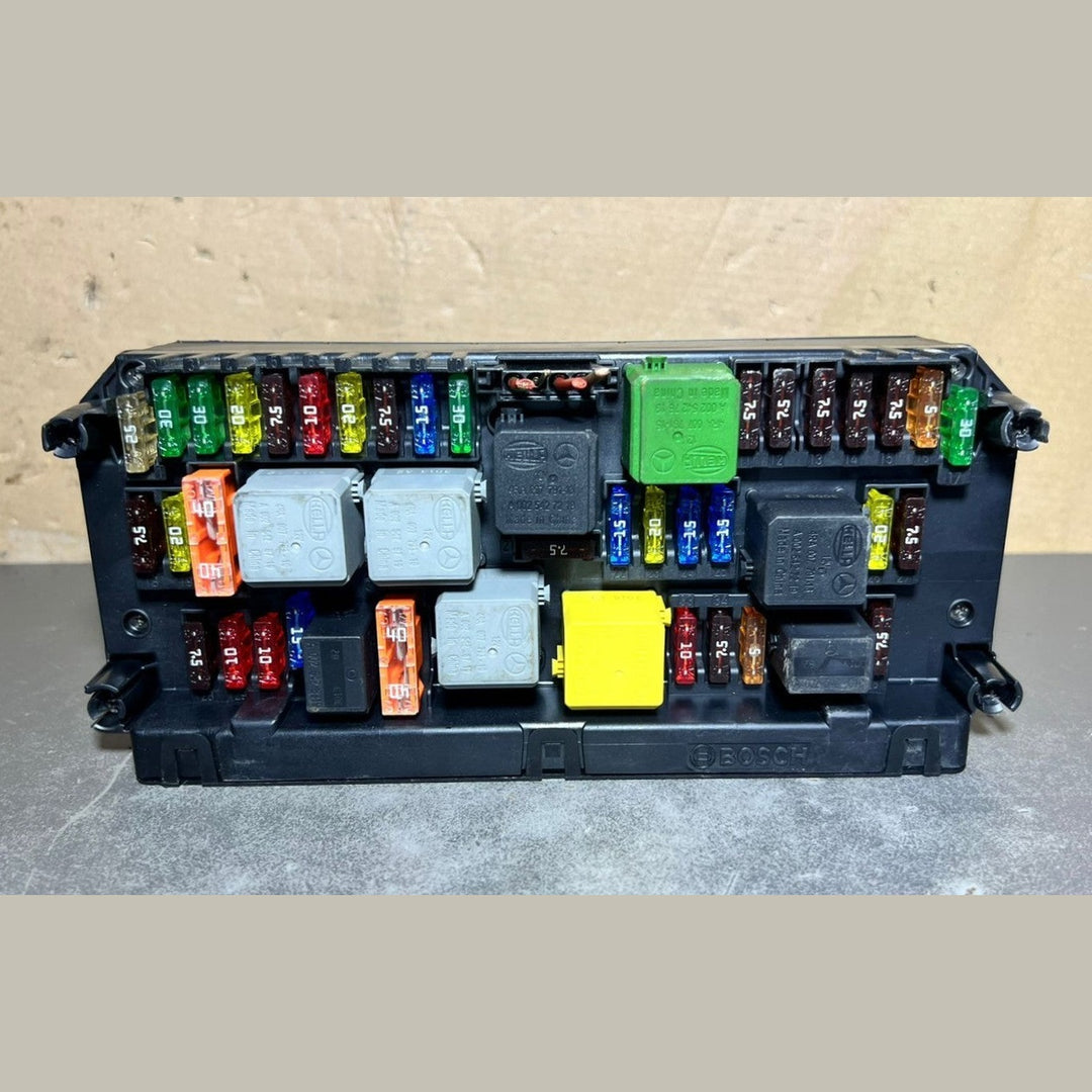 10-16 Mercedes-Benz W212 W204 Front SAM Module Relay Fuse Box A212 9006924 OEM