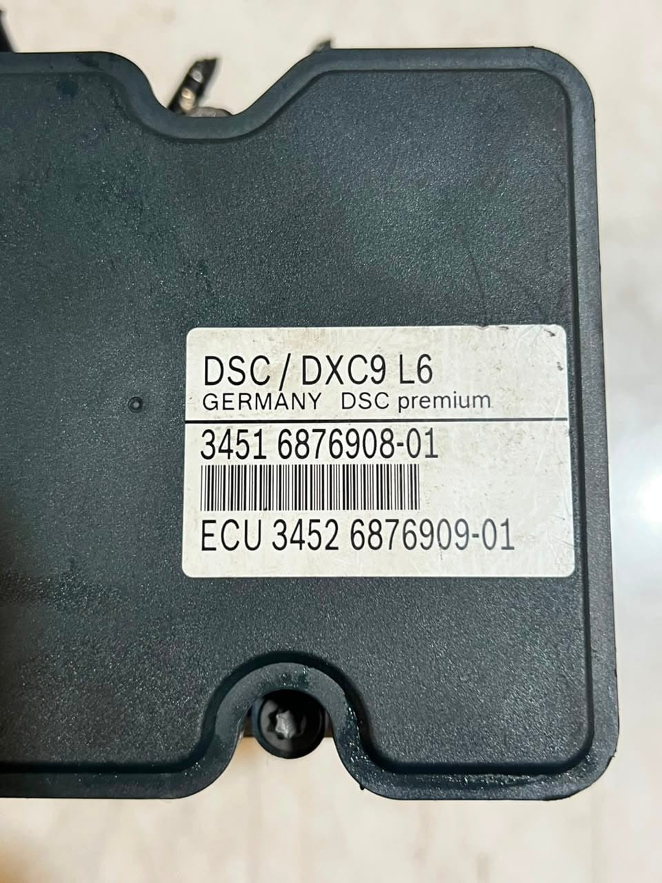 2016 BMW 528i 5 Series F10 and 6 Series F12 L6 DXC9 Abs Pump 6876908 OEM