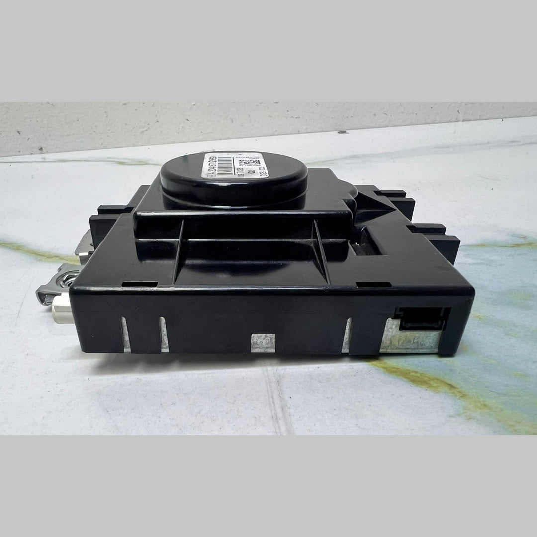 2011-2015 Mercedes-Benz C180 Antenna Amplifier A2048702989 C Class W204