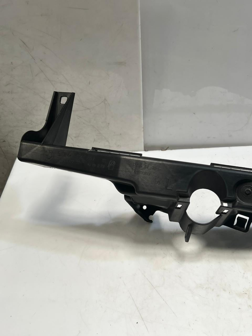 2006-2008 BMW 325i 3 Series E90 E91 Headlight Mounting Bracket LEFT 7116707 OEM