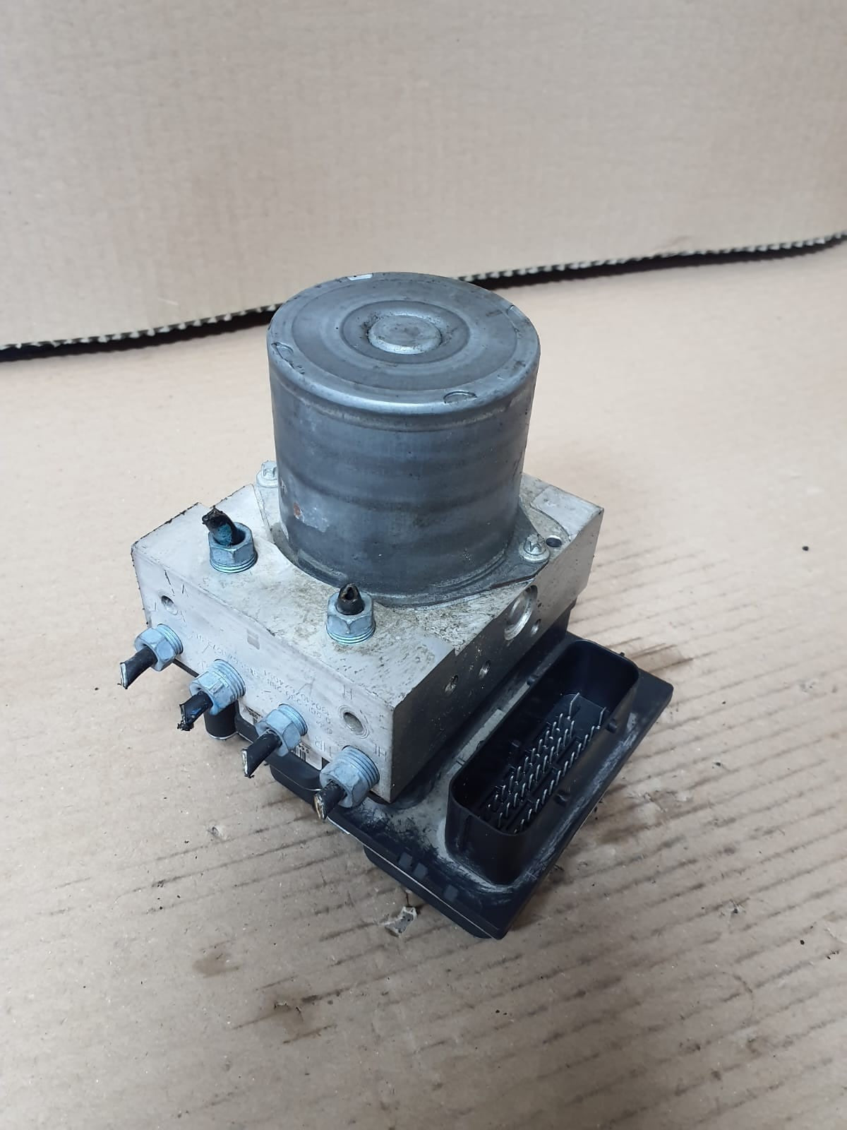 2010-2015 BMW X1 E84 ABS/DSC ANTI LOCK BRAKE Pump 6860216 OEM