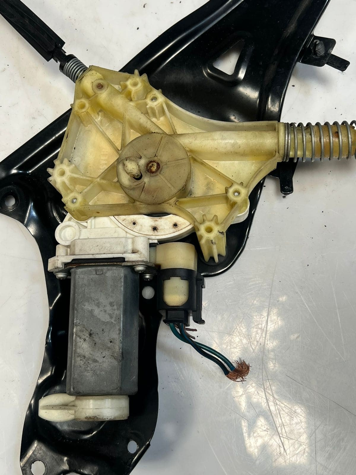 2013-2019 BMW 650i F07 Gran Coupe Rear Left Door Window Regulator Motor 7275399