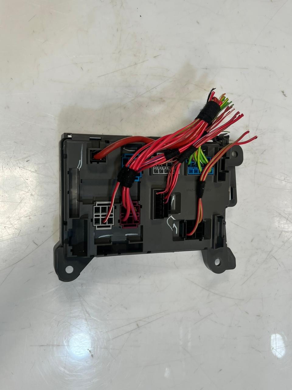 2007-2014 BMW X5 E70 and X6 E71 Rear Power Distribution Fuse Box 6931687 OEM
