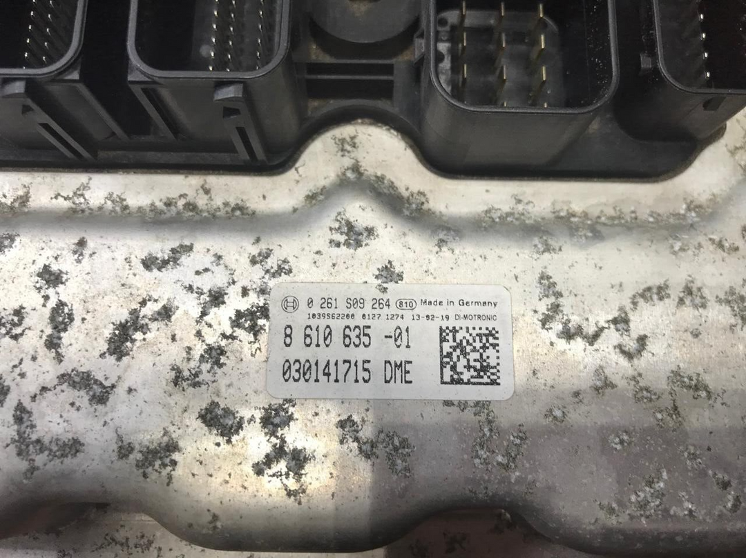 BMW 320iX N20 ENGINE CONTROL COMPUTER ECU ECM DME 8610635