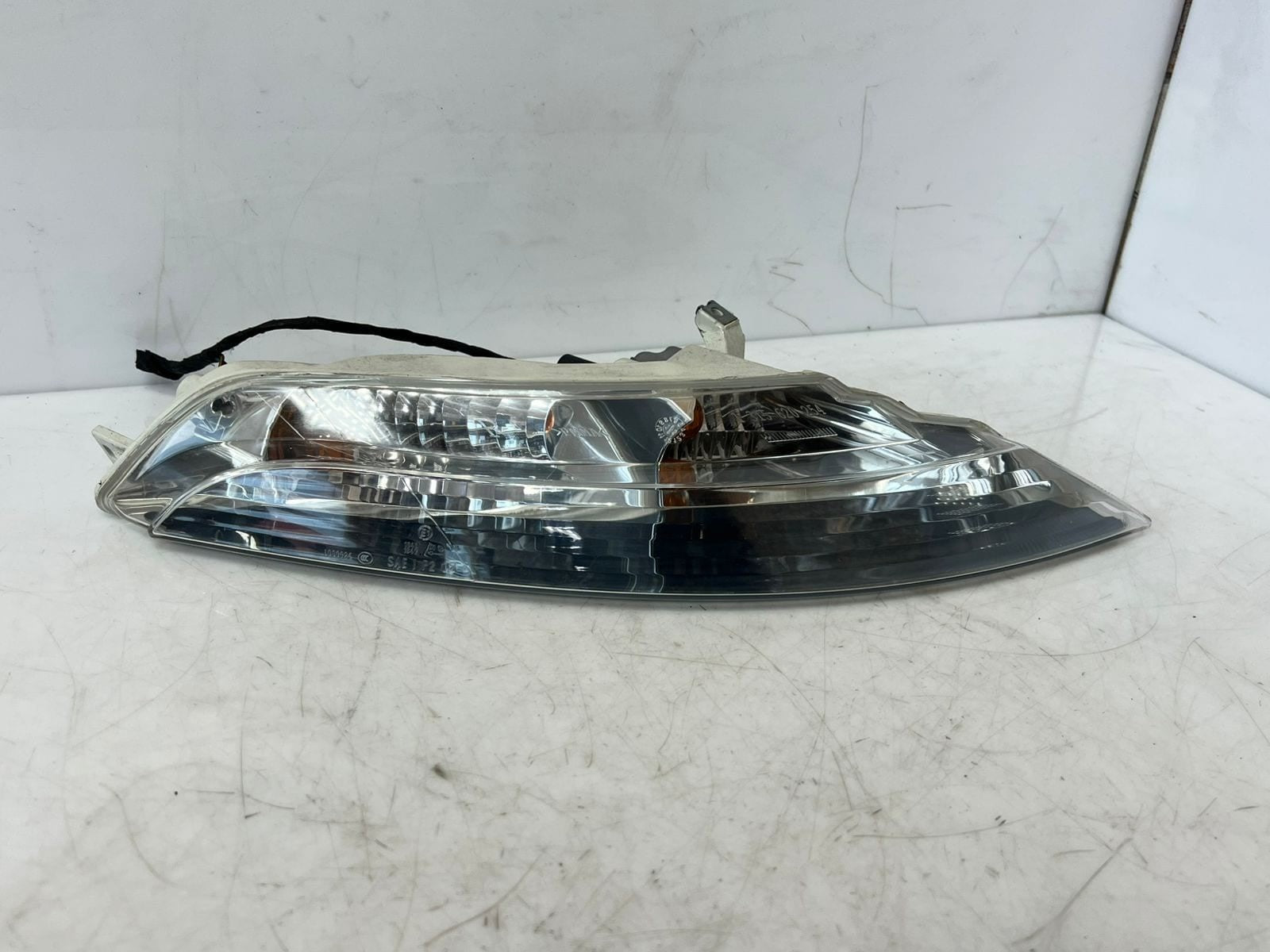 BMW 6 Series E63 E64 Front Right SIDE Turn Indicator Light 7165806 OEM