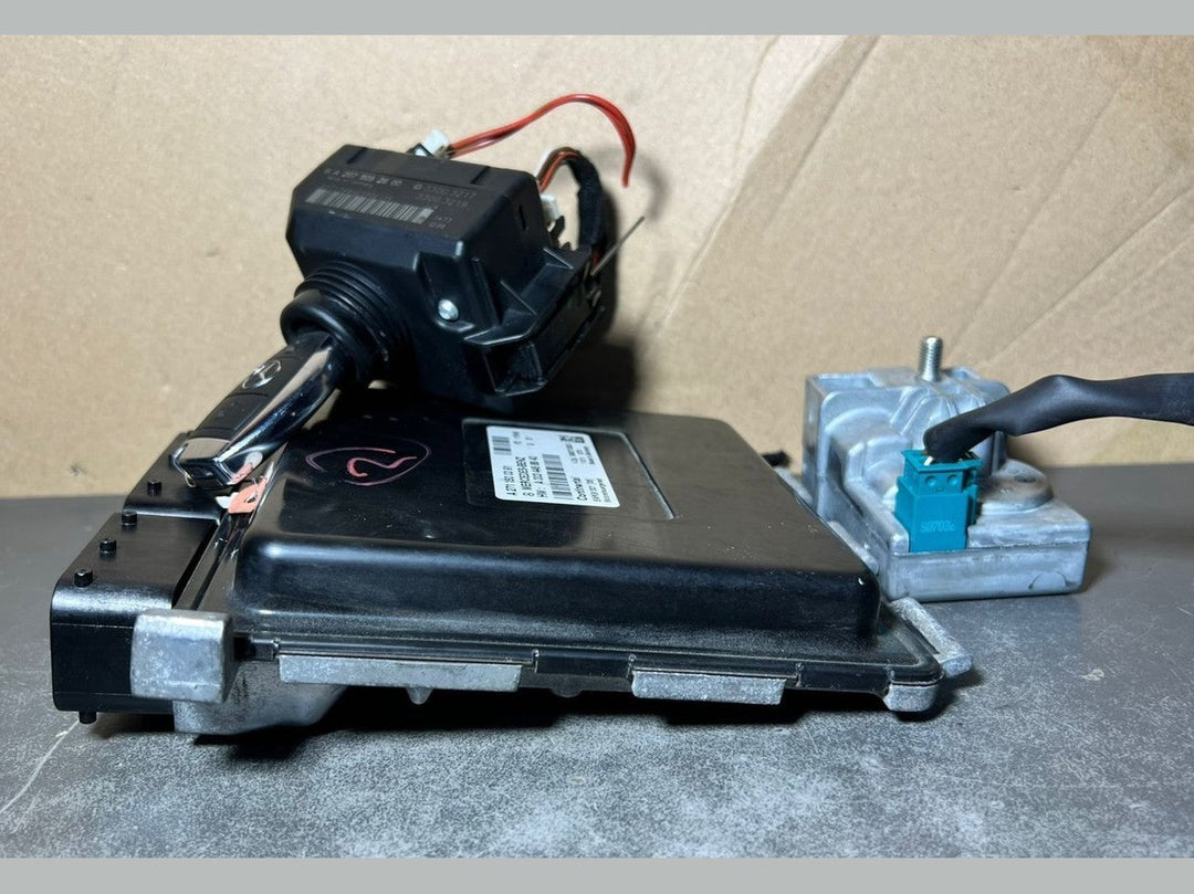 10-14 Mercedes-Benz W204 ECU Engine Control Module Ignition Key Switch SET OEM