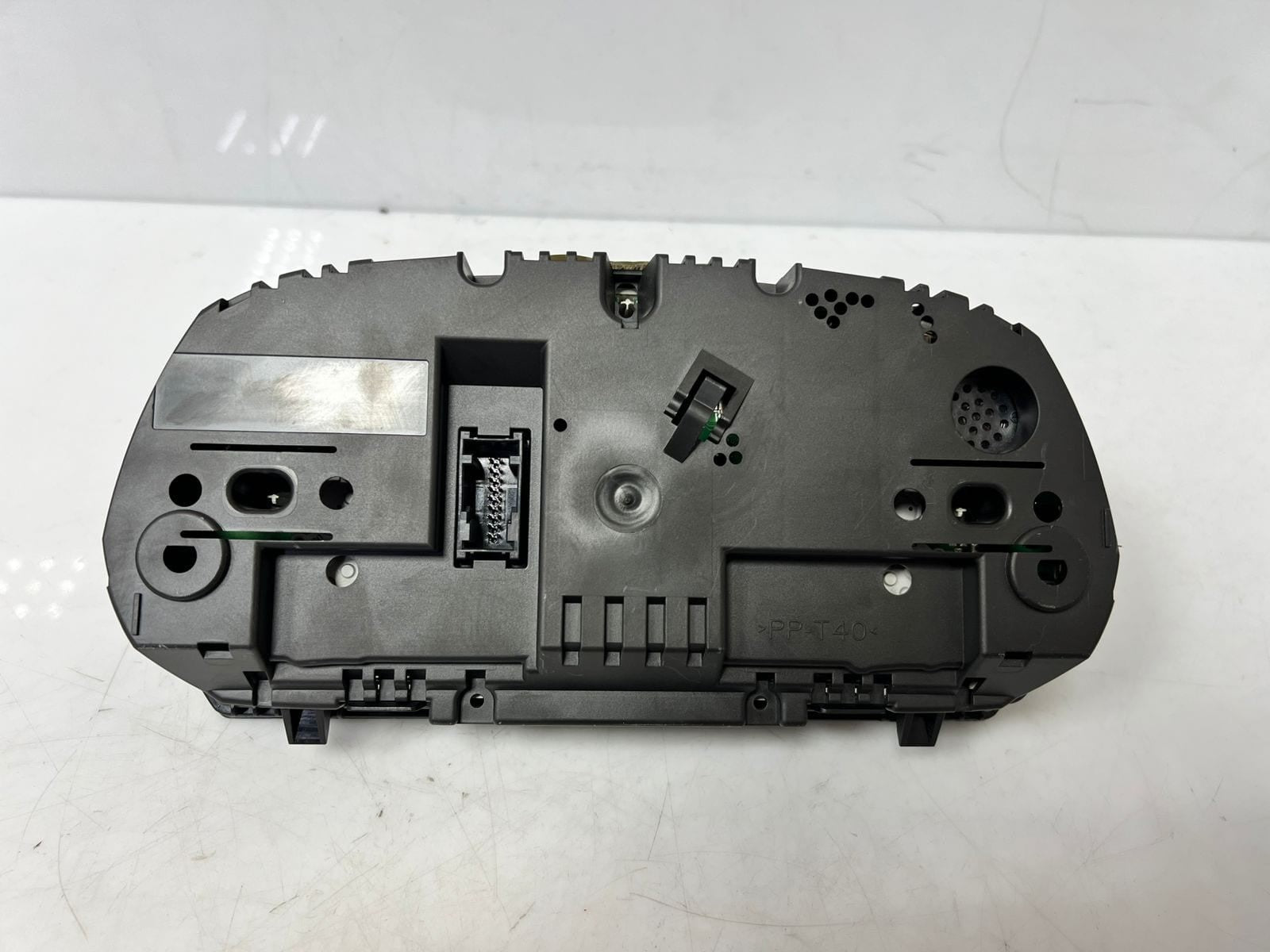 2005-2012 BMW 320i 3 Series E90 N43-B20A Instrument Cluster 4032240 OEM
