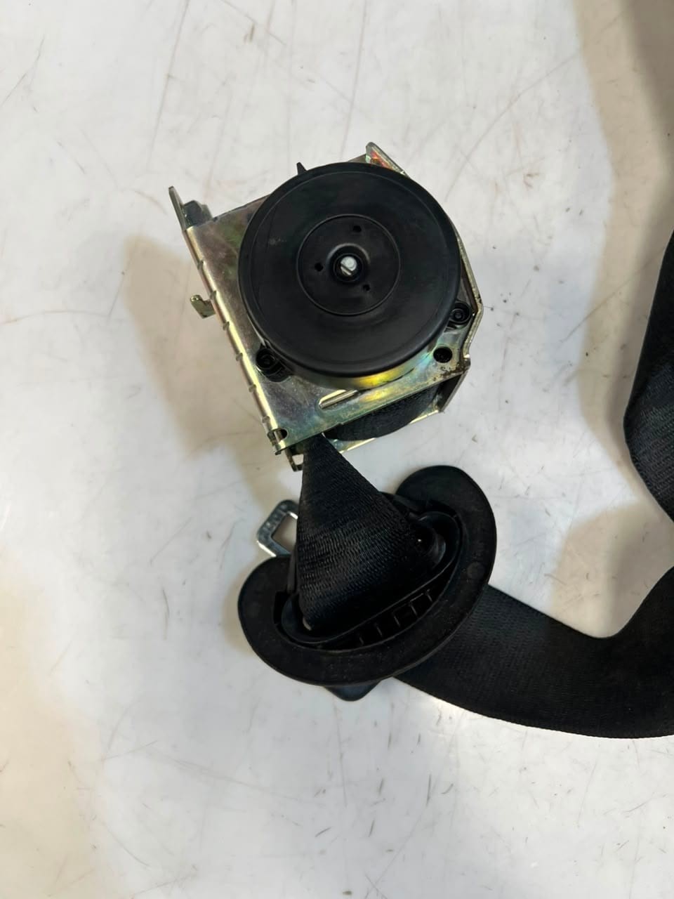 2009-2017 BMW 5 Series F10 F11 Front Right Seat Belt 610126200C OEM