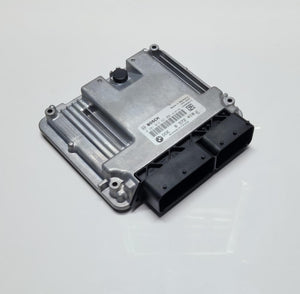 2012 BMW X3 Engine Control Unit 8572418 5 Series F10 520d and X3 F25 OEM