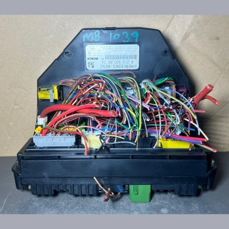 10-16 Mercedes-Benz W212 W204 Front SAM Module Relay Fuse Box A212 9006624 OEM