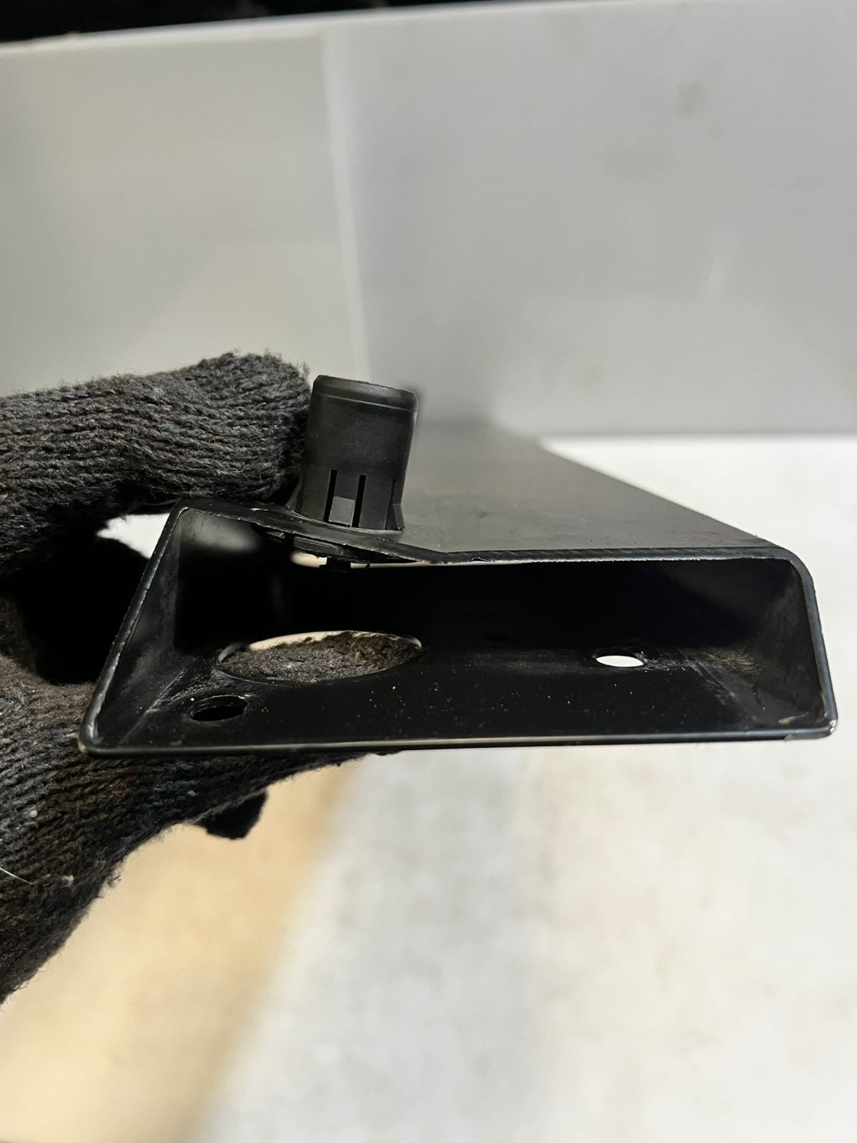 2011-2017 BMW X3 F25 and X4 Radiator Support Upper Cover Plate 7210501 OEM