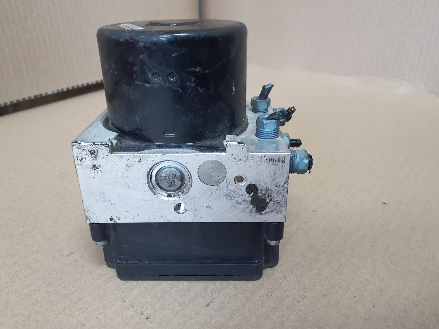 2012-2013 BMW 1' 3' F20 F30 F31 320i DSC ABS Pump Control Module 6862246-01