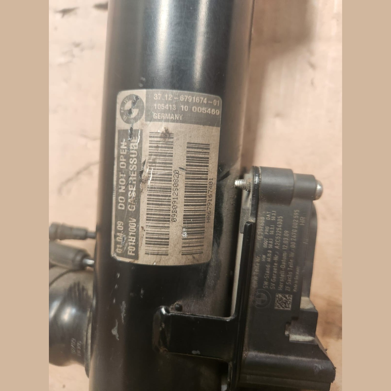 2010-2012 BMW 750i Rear Shock Absorber 6791674 7 Series F01 F02