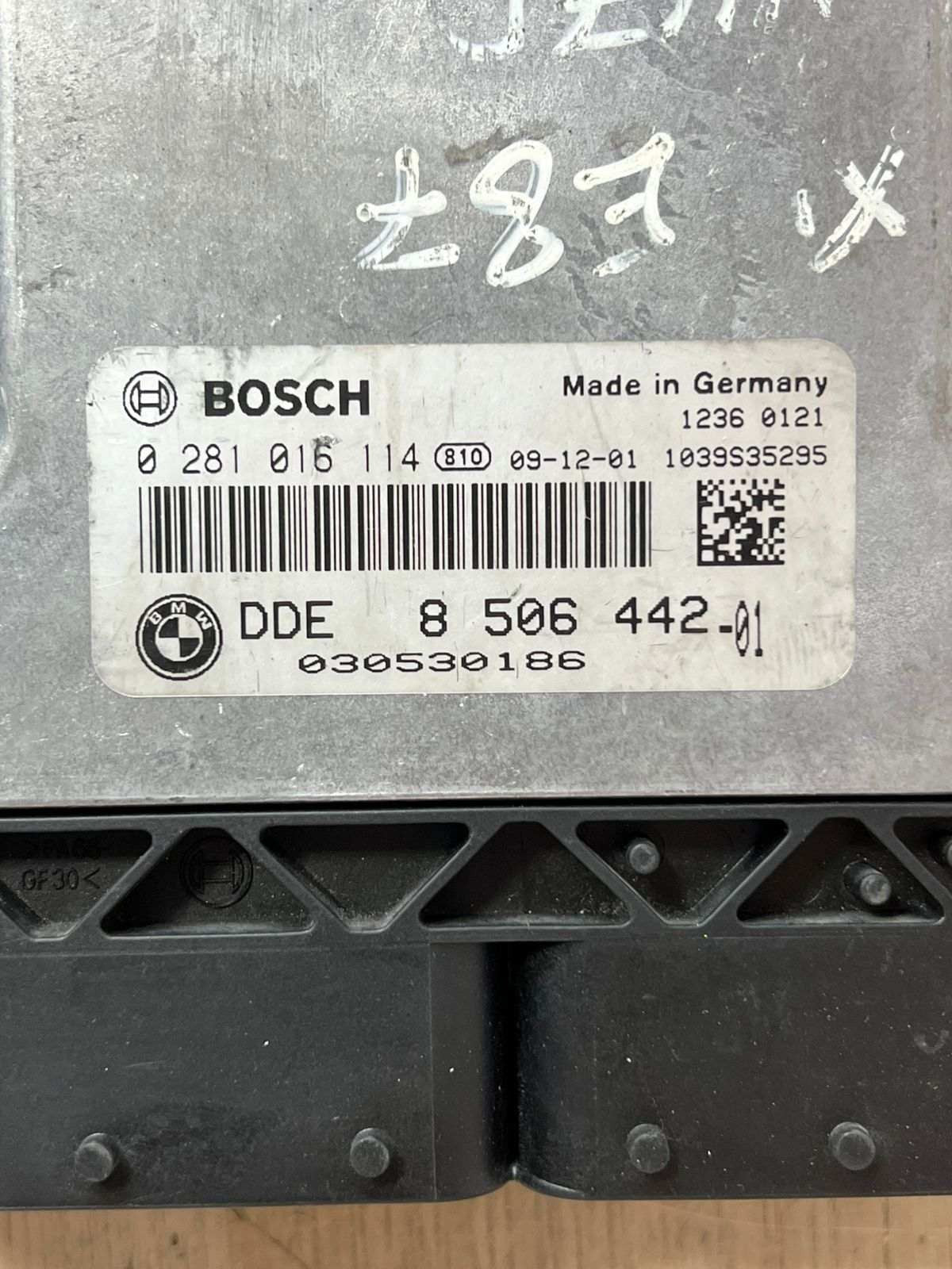 2010-2015 BMW X1 E87 N47D Engine Control Unit 8506442