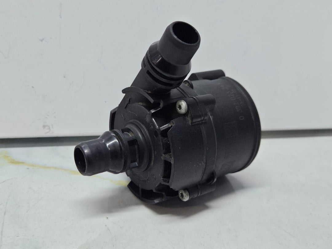 2014-2019 BMW 750i 7 Series and 5 Series Auxiliary Water Pump 9372723 OEM