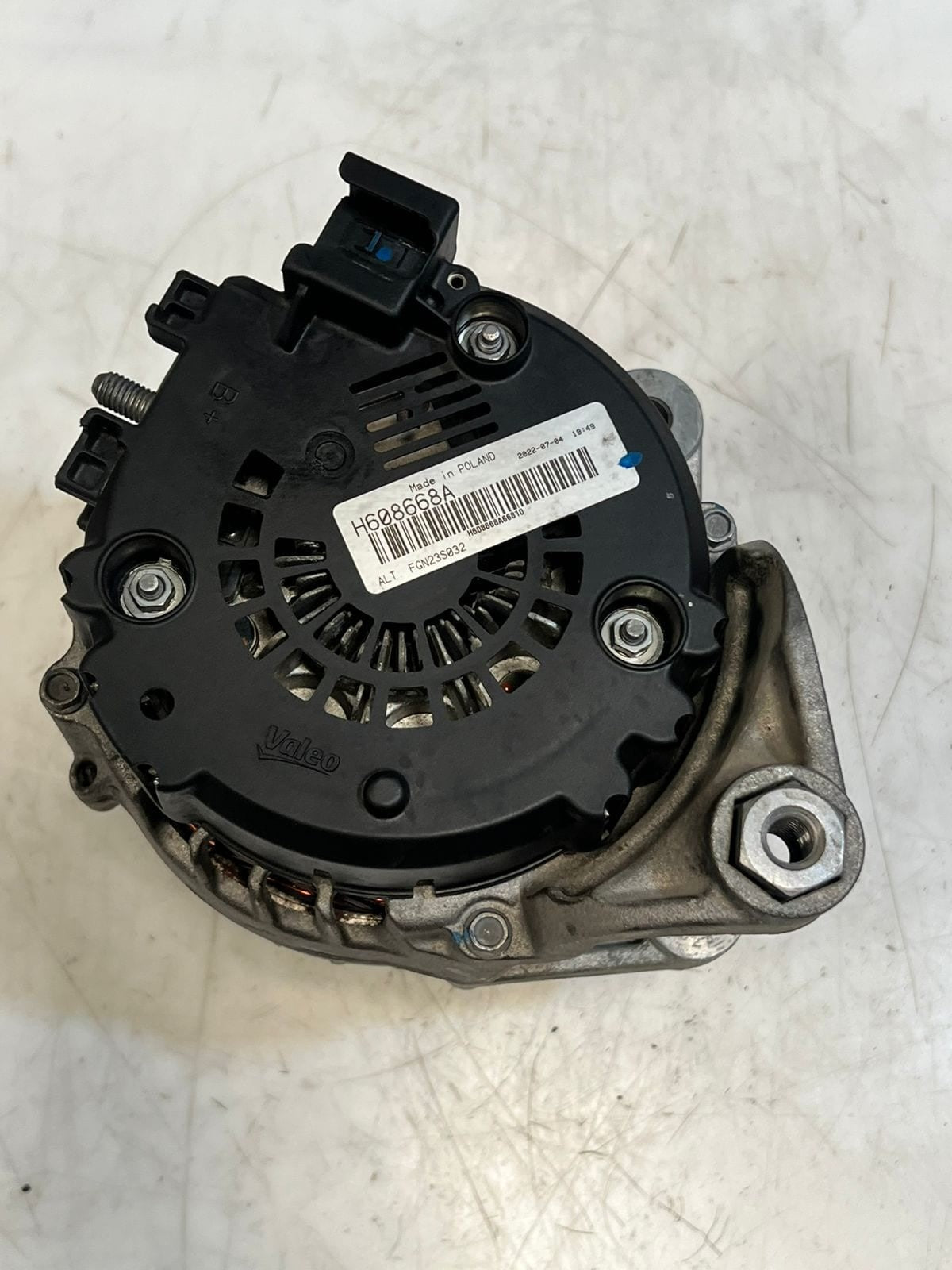 BMW 5 Series F10 F118 F25, 7 Series, X3, X5, and X6 Alternator FGN23S032 OEM