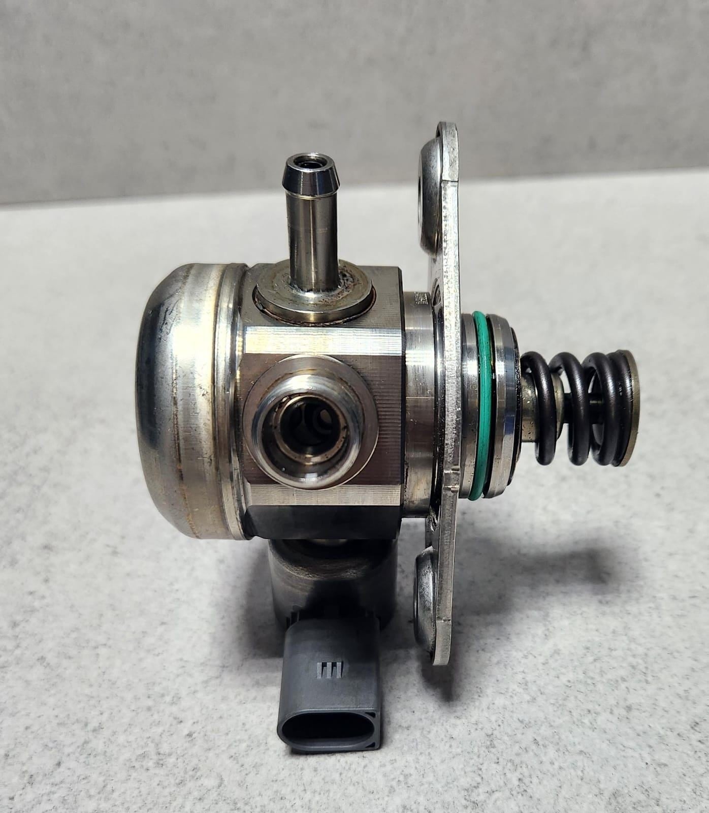 Mercedes-BenzHigh Pressure Fuel Pump A2740700501 W204 W205 W212 W213 C207