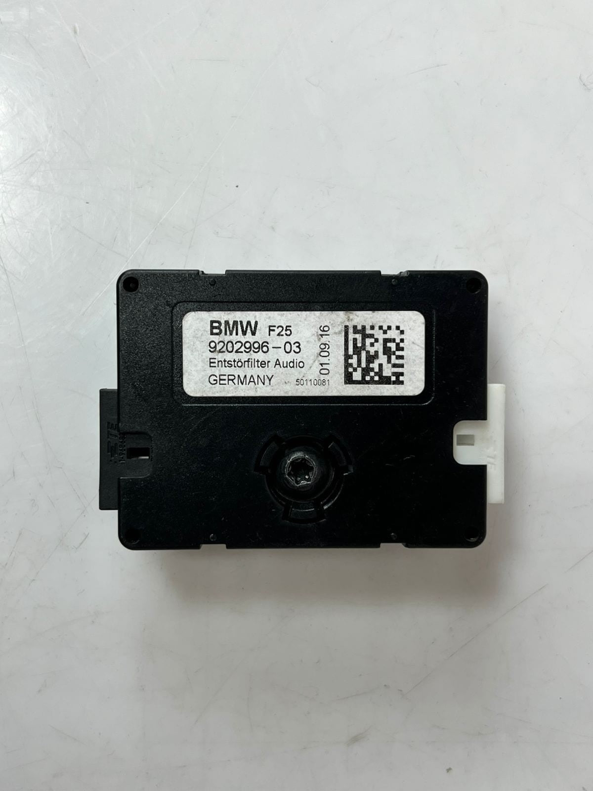 2011-2017 BMW X3 F25 Antenna Amplifier 9202996 OEM