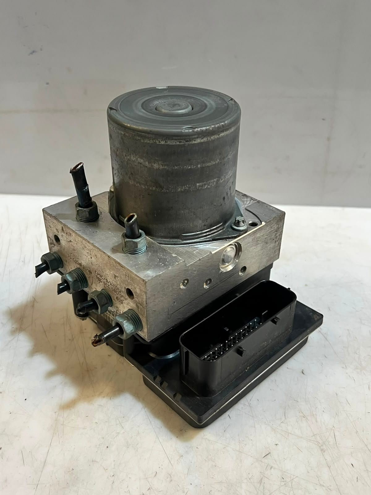 2010-2015 BMW X1 E84 EUR N20 RHD Hydraulic Abs Brake Pump 6860216-01 OEM