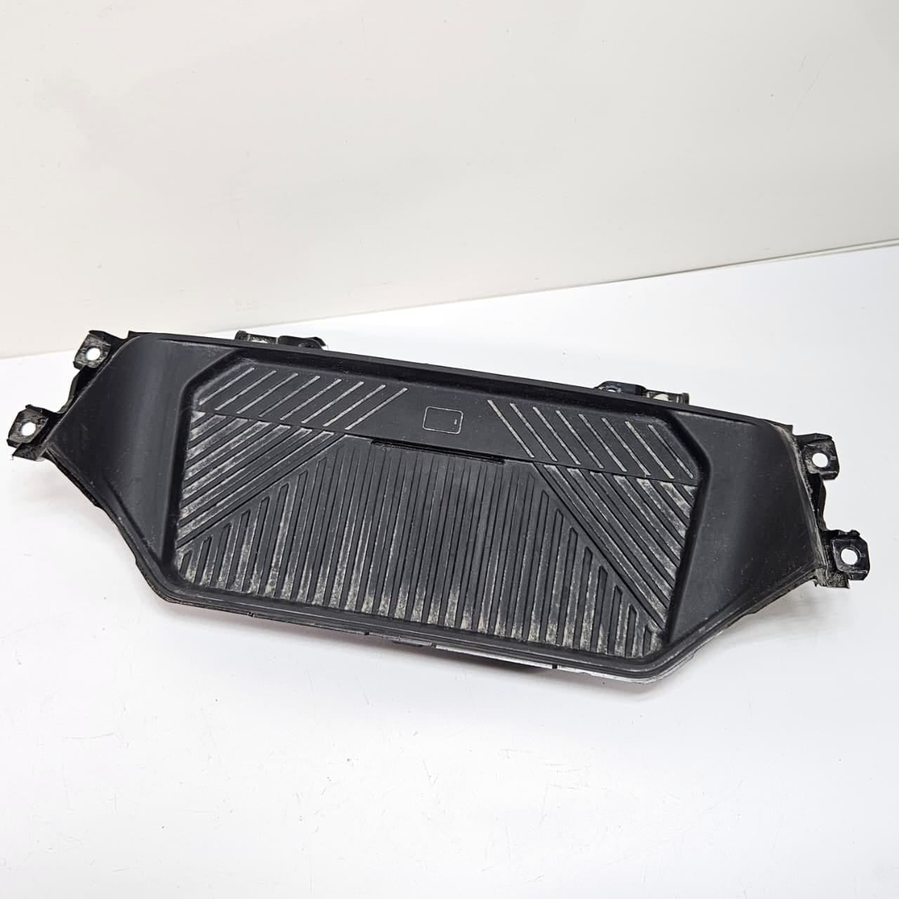 2022-2024 BMW X1 U11, X2 U10, X3 G45, Wireless Charging Tray 5A623B0