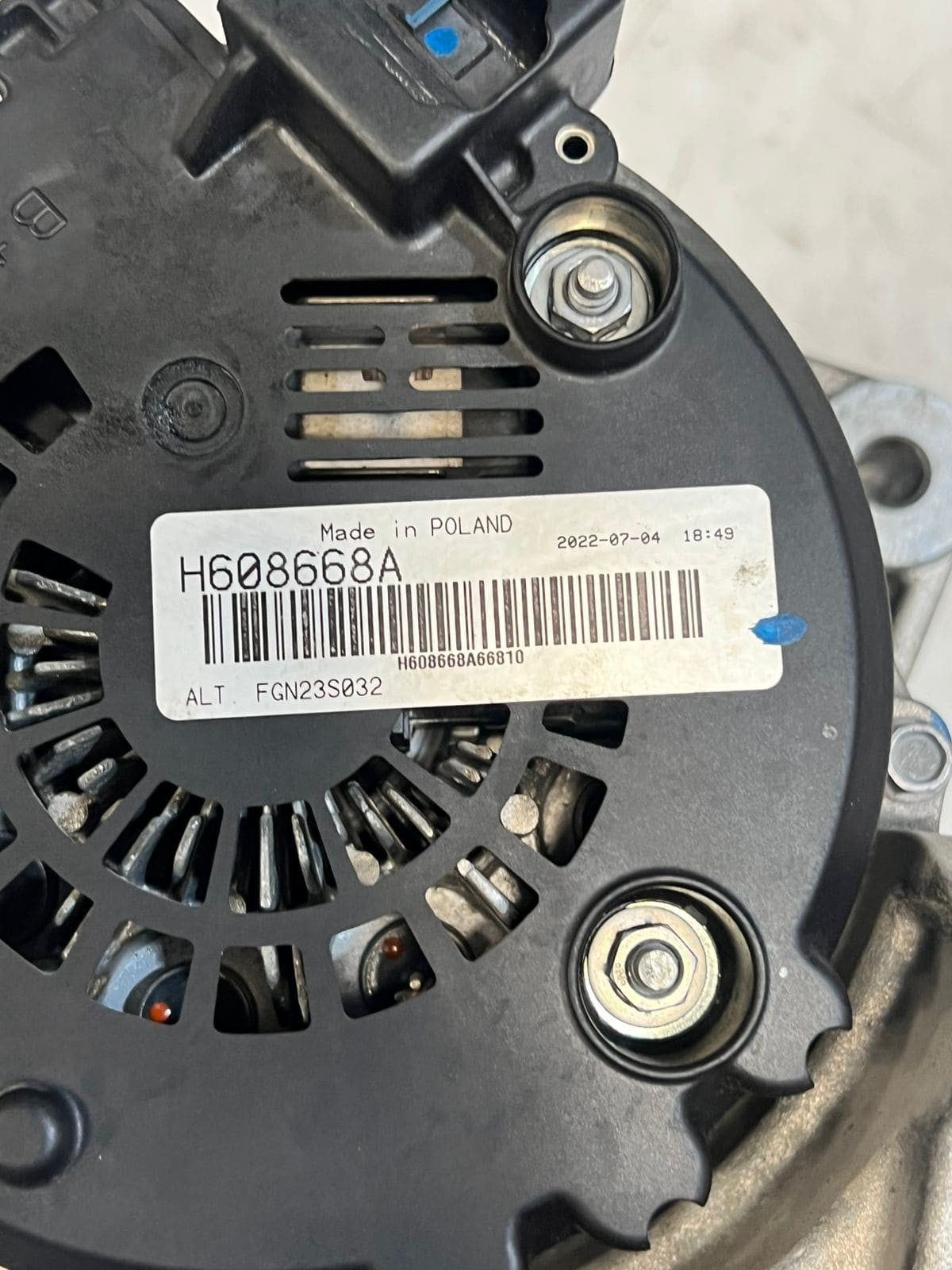 BMW 5 Series F10 F118 F25, 7 Series, X3, X5, and X6 Alternator FGN23S032 OEM
