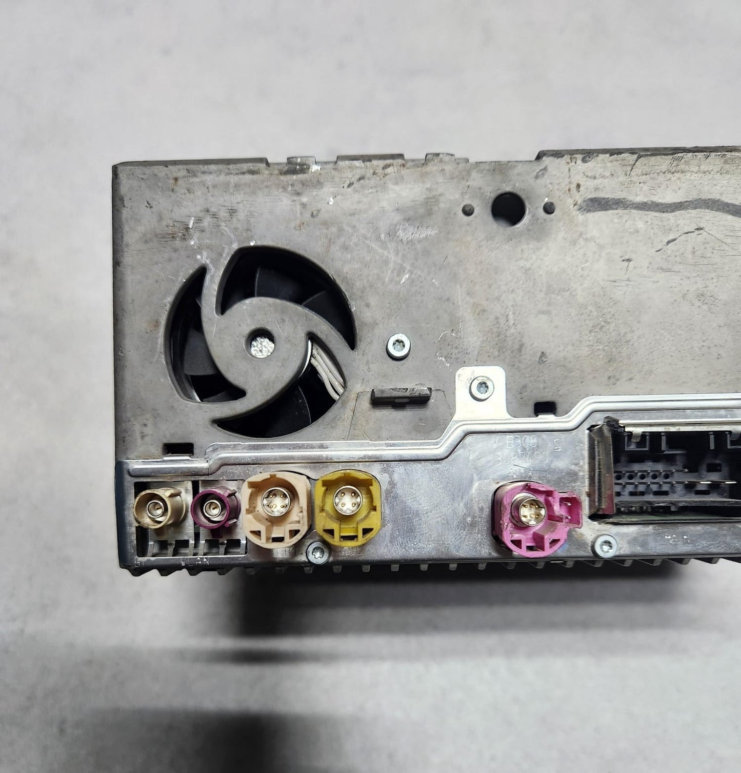 2020-2022 BMW 740i Head Unit 5A12E94 G11 G12 740i 750i harman MGU IL