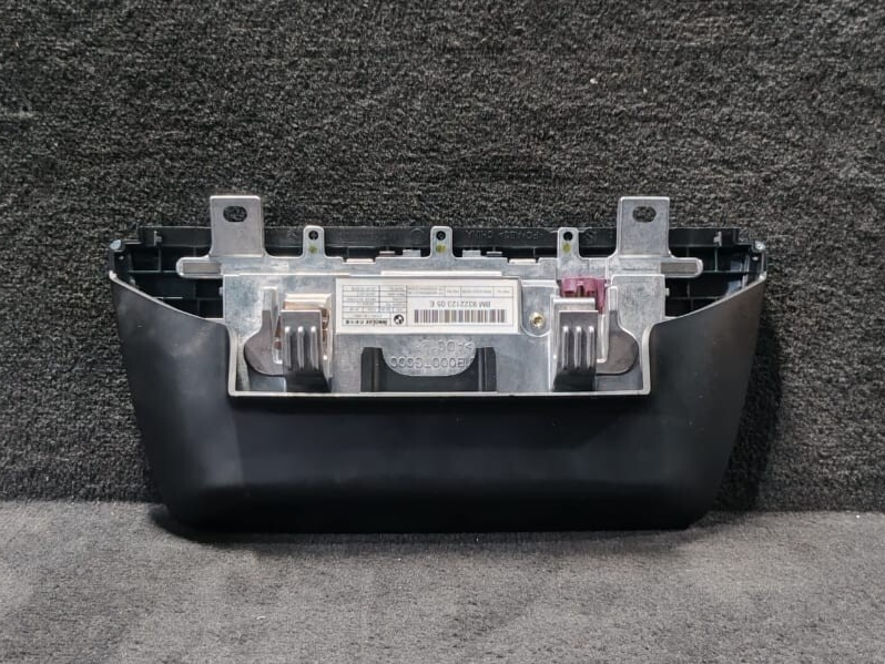 BMW X1 F48 INFORMATION GPS DASH DISPLAY 6.5 SCREEN OEM-  9322123