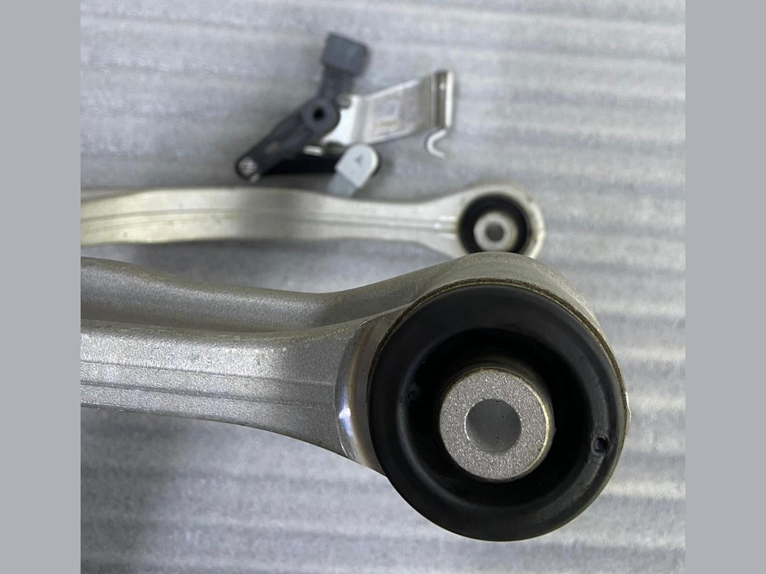 OEM BMW X5 G05 M50dX M50iX FRONT LEFT WHEEL HUB SUSPENSION ARM LEG 6889153