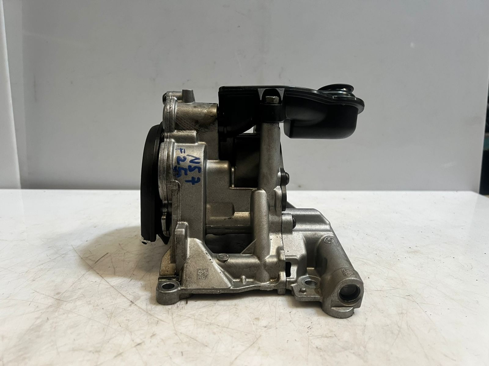 BMW  3 Series E90, X5 E70 X6 E71 N57D30A 3.0D Oil Pump 7805316 OEM